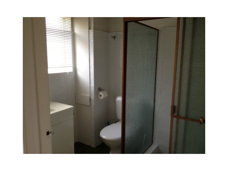 1/216 Marine Parade, Labrador QLD 4215