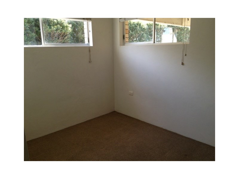 1/216 Marine Parade, Labrador QLD 4215