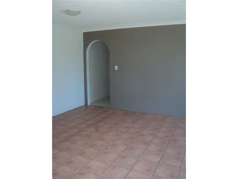 1/216 Marine Parade, Labrador QLD 4215