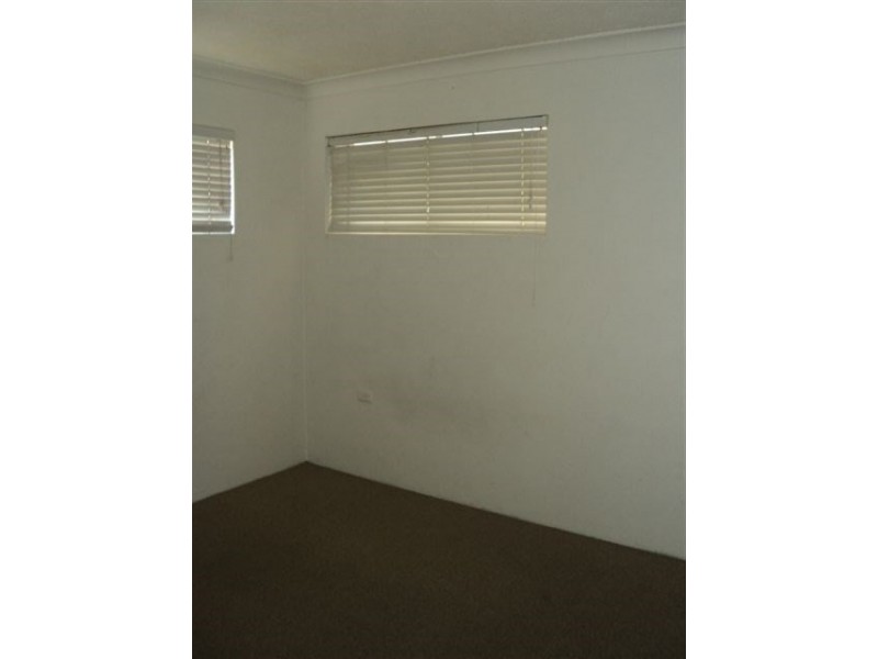 1/216 Marine Parade, Labrador QLD 4215