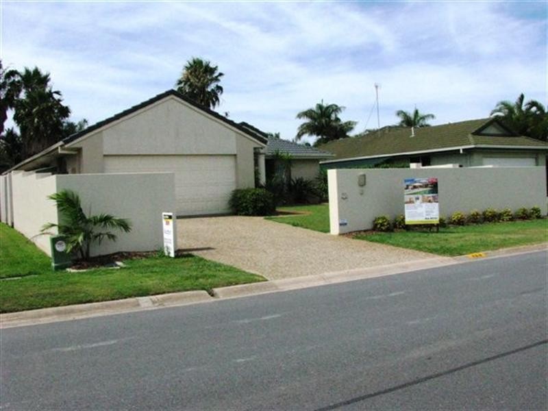 Hope Island QLD 4212