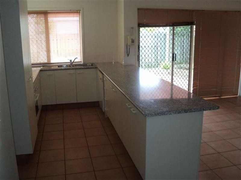 5 Harrow Place, Arundel QLD 4214