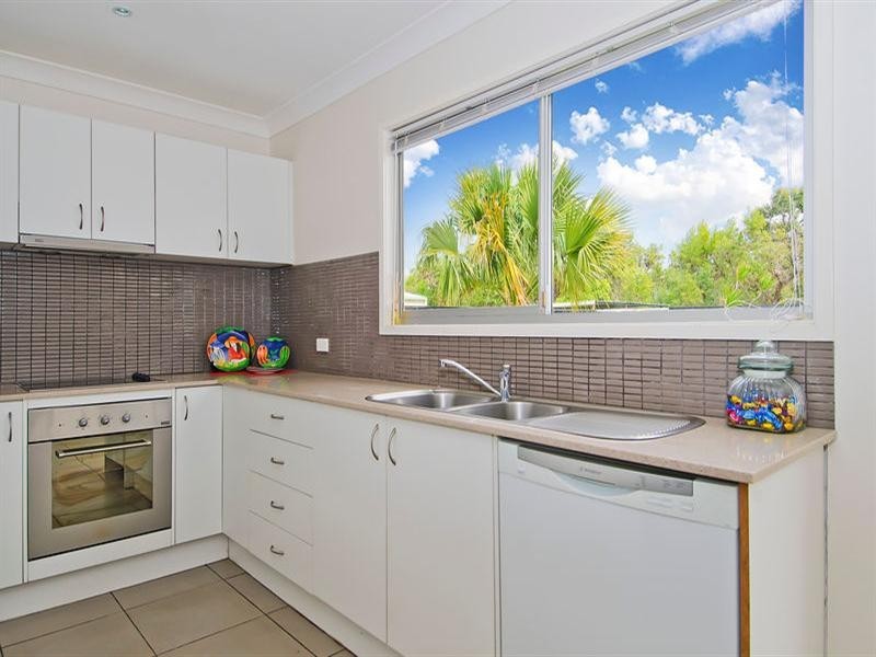 52 Jacaranda Avenue, Hollywell QLD 4216