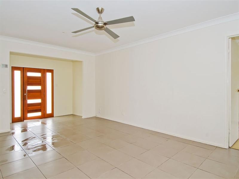 52 Jacaranda Avenue, Hollywell QLD 4216