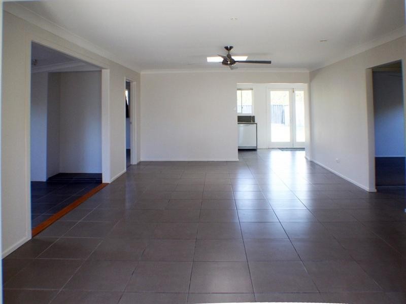 52 Jacaranda Avenue, Hollywell QLD 4216