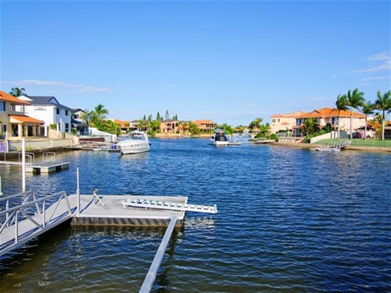 4 Greenwich Court, Runaway Bay QLD 4216