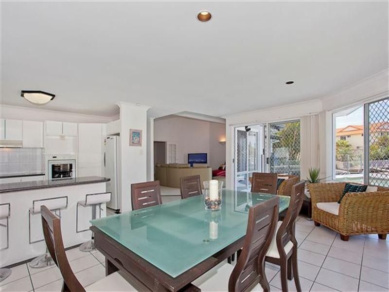 4 Greenwich Court, Runaway Bay QLD 4216