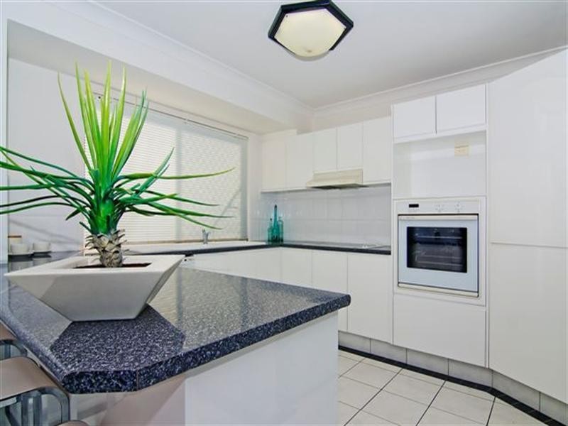 4 Greenwich Court, Runaway Bay QLD 4216