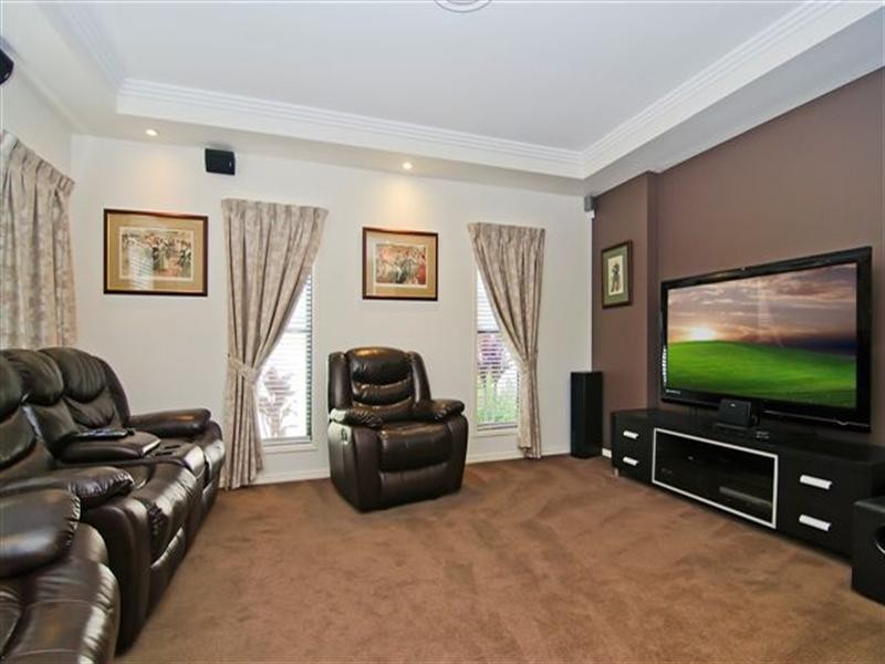 59 Compass Drive, Biggera Waters QLD 4216