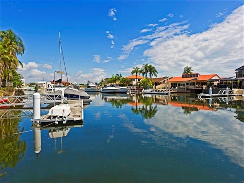 7 Kavieng Crescent, Runaway Bay QLD 4216