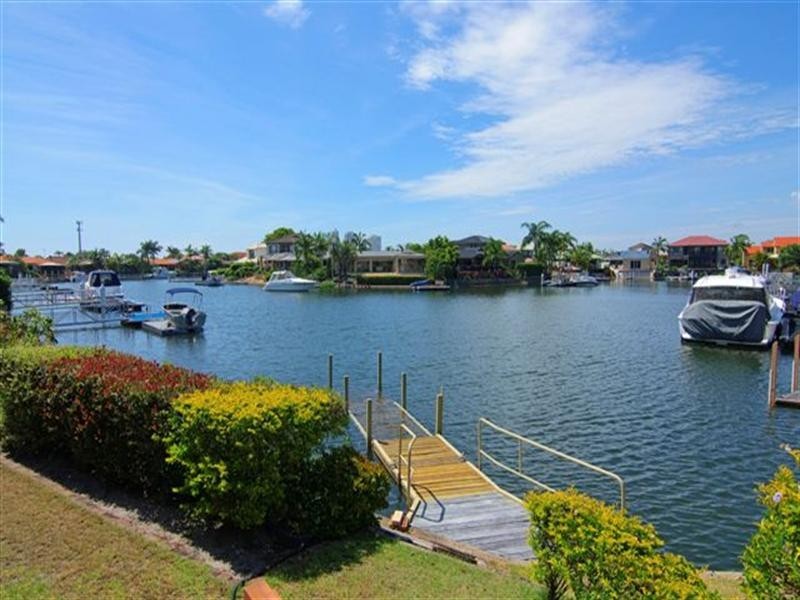 42 Pebble Beach Drive, Runaway Bay QLD 4216