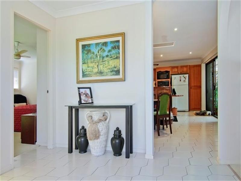 42 Pebble Beach Drive, Runaway Bay QLD 4216