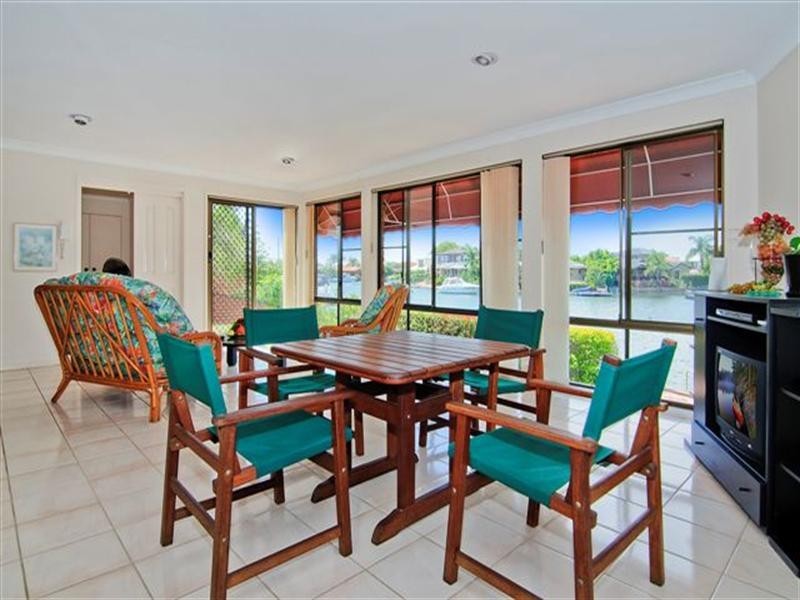 42 Pebble Beach Drive, Runaway Bay QLD 4216