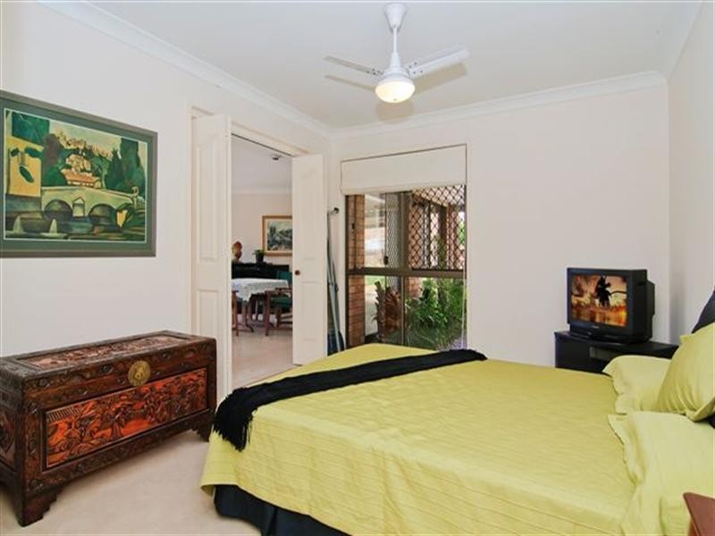 42 Pebble Beach Drive, Runaway Bay QLD 4216