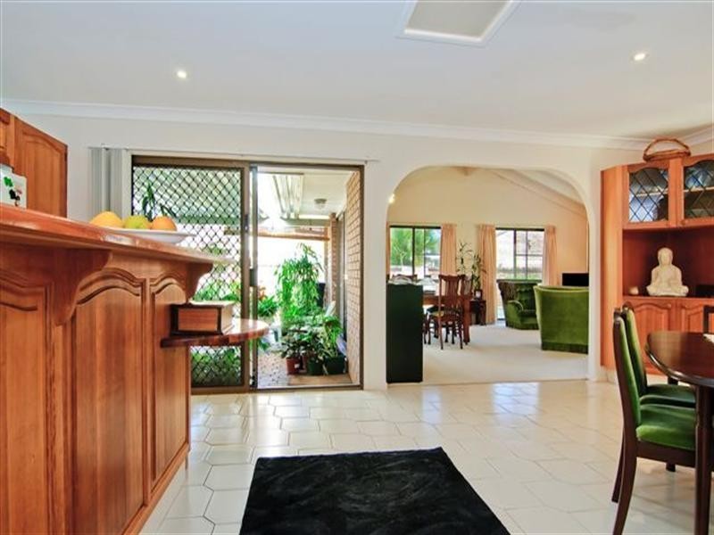 42 Pebble Beach Drive, Runaway Bay QLD 4216