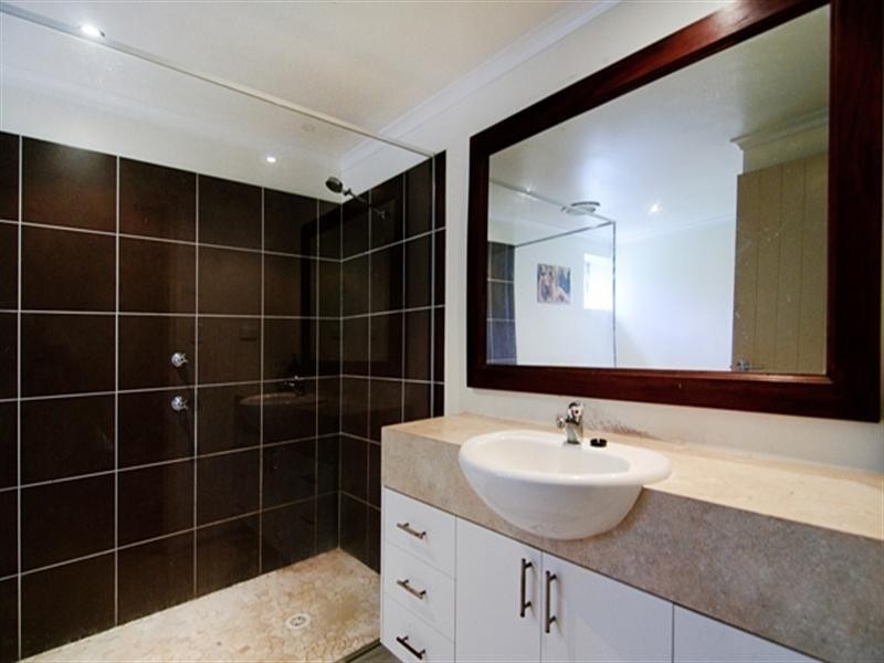 20 Thelma Street, Biggera Waters QLD 4216