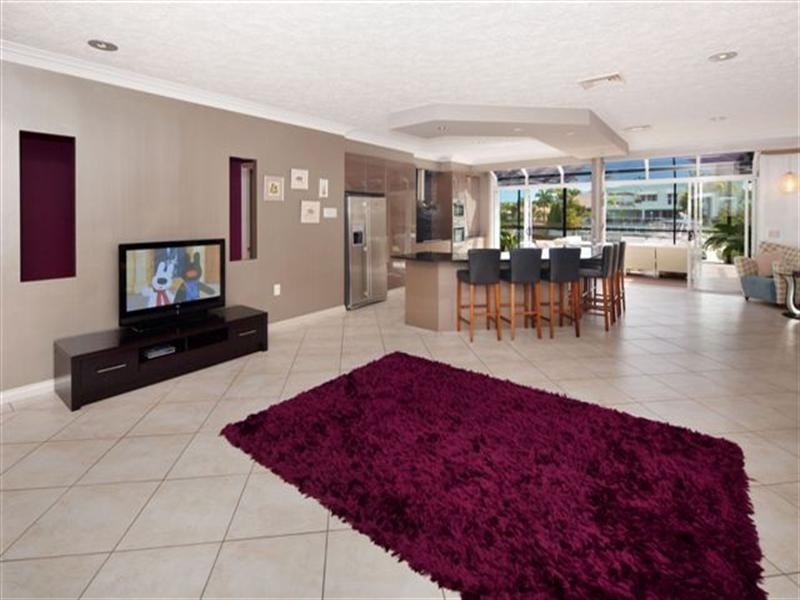 18-20 Nirvana Court, Runaway Bay QLD 4216