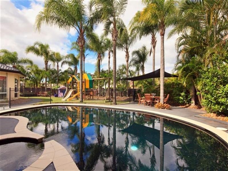 18-20 Nirvana Court, Runaway Bay QLD 4216