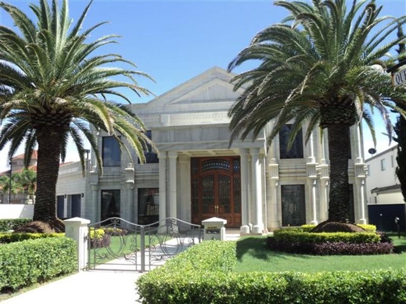 Sovereign Islands QLD 4216