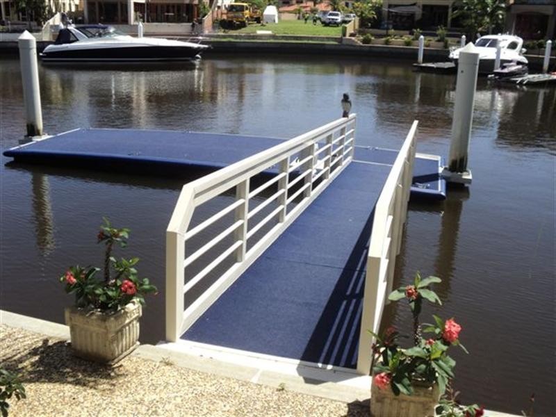 Sovereign Islands QLD 4216