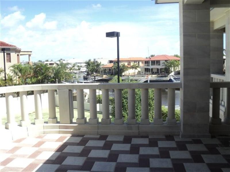 Sovereign Islands QLD 4216