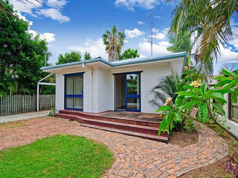 39 Robert Street, Labrador QLD 4215