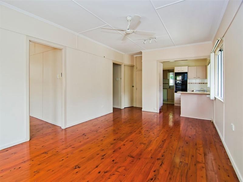 39 Robert Street, Labrador QLD 4215