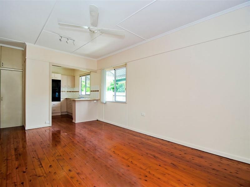 39 Robert Street, Labrador QLD 4215