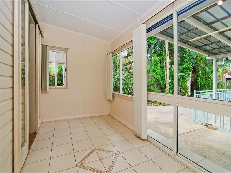 39 Robert Street, Labrador QLD 4215