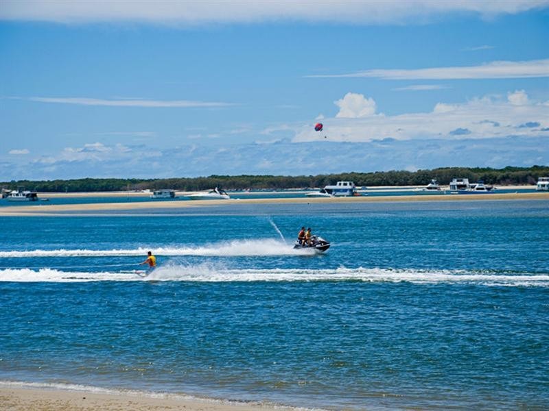 39 Robert Street, Labrador QLD 4215