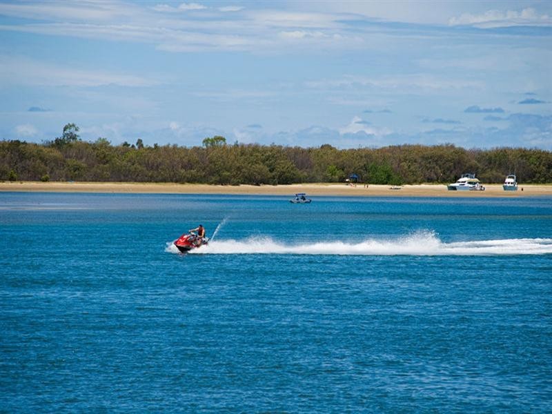 39 Robert Street, Labrador QLD 4215