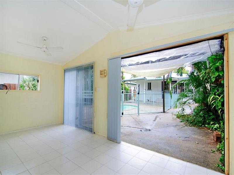 39 Robert Street, Labrador QLD 4215