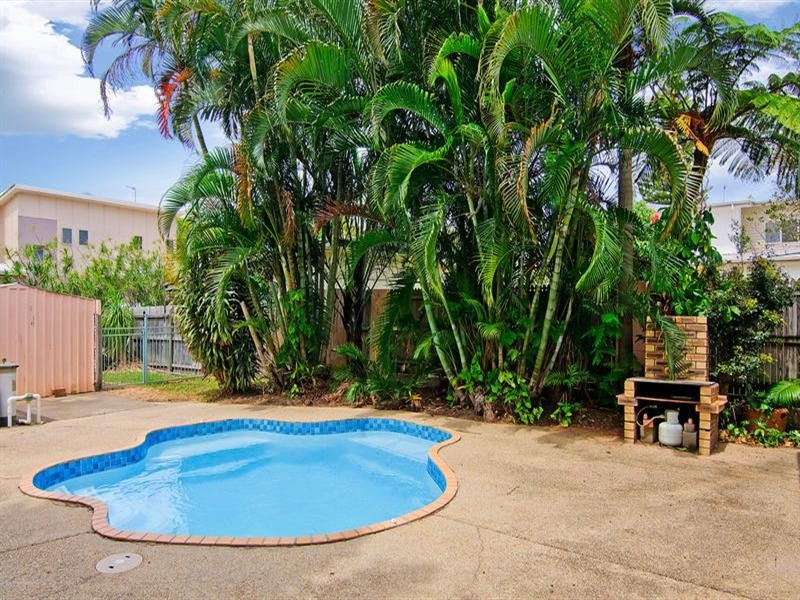 39 Robert Street, Labrador QLD 4215