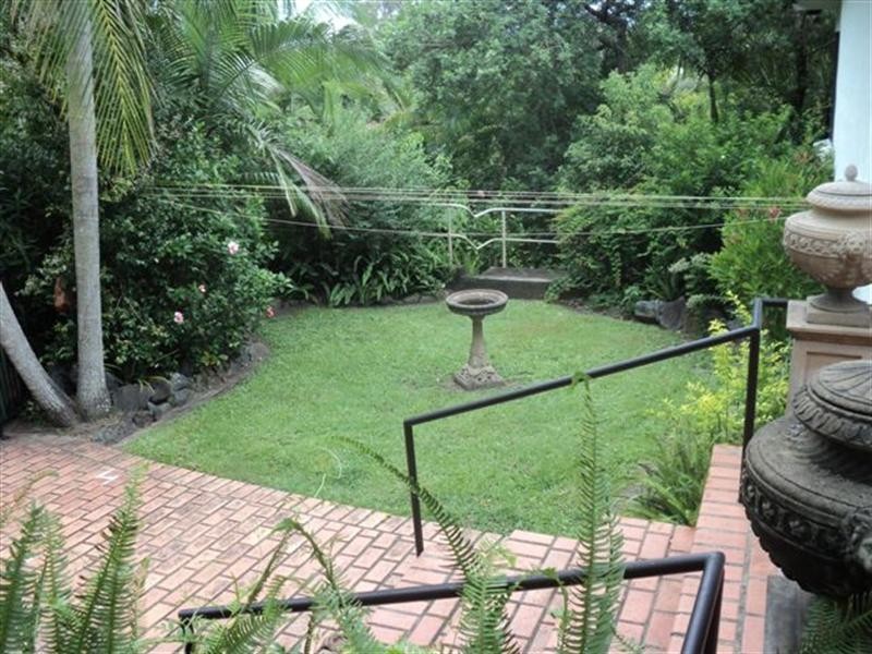 4 Bellview Crescent, Ashmore QLD 4214