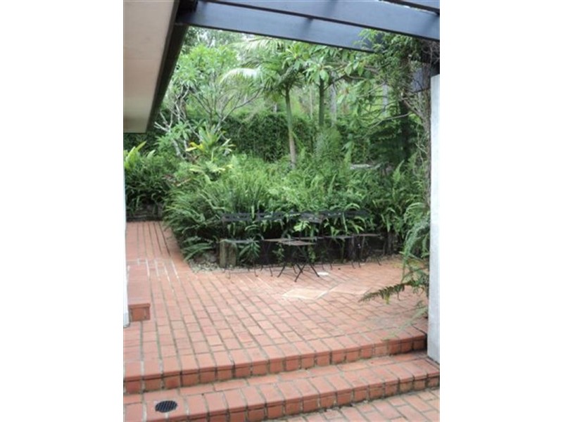 4 Bellview Crescent, Ashmore QLD 4214