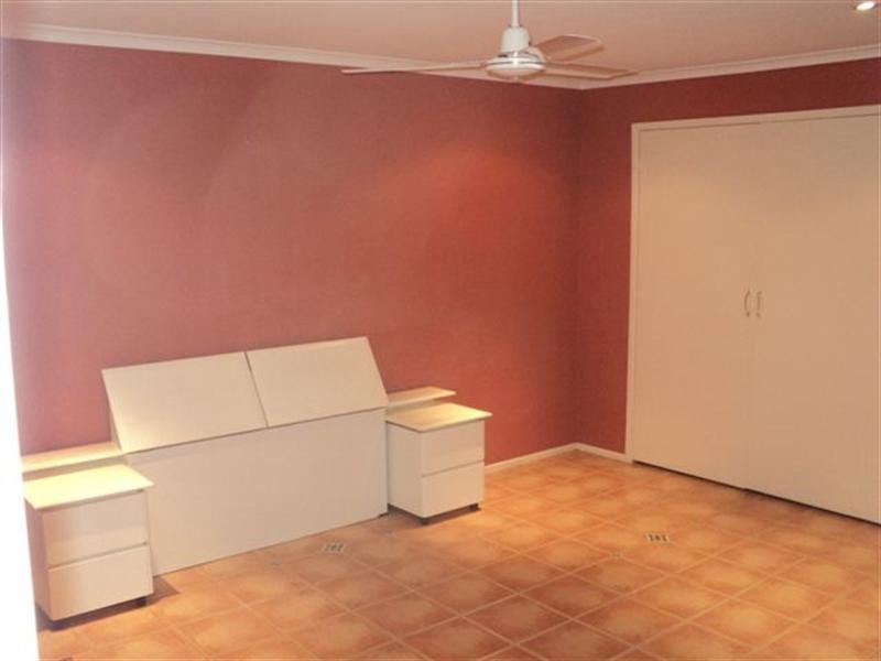 4 Bellview Crescent, Ashmore QLD 4214