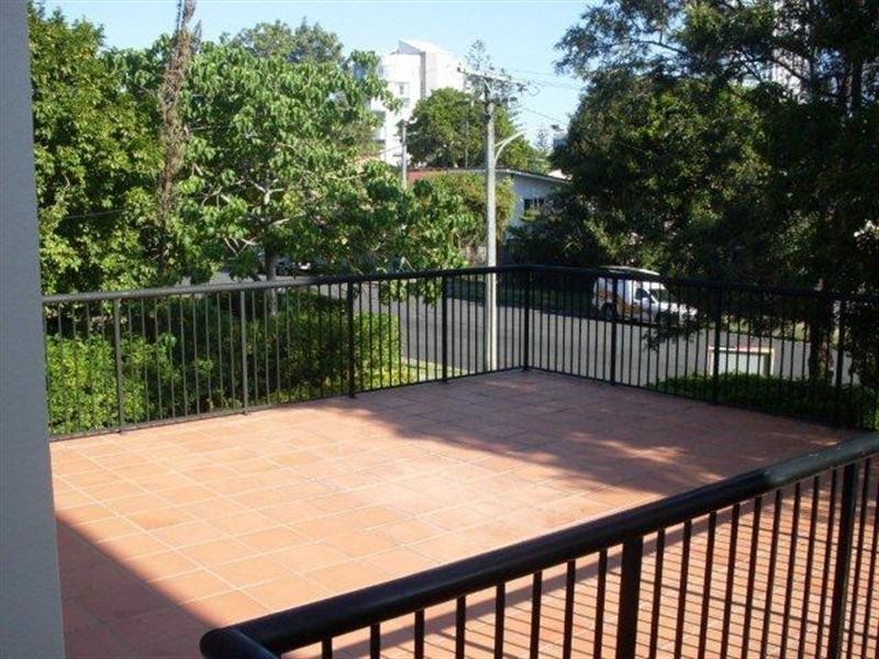 3/9 Bright Avenue, Labrador QLD 4215