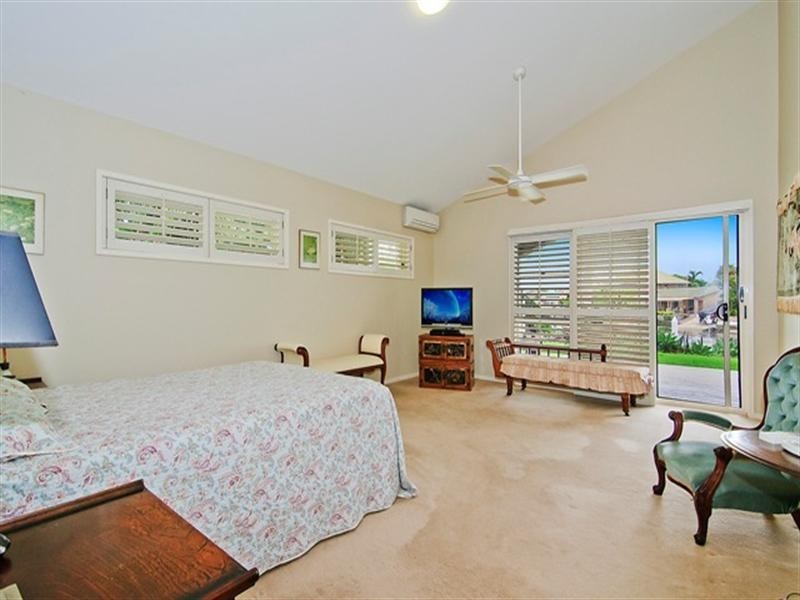 19 Markham Avenue, Runaway Bay QLD 4216