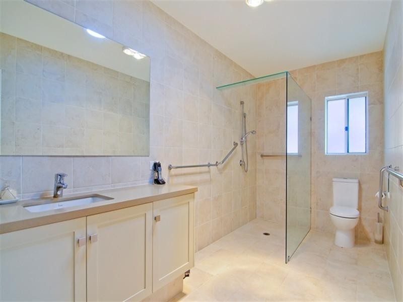 19 Markham Avenue, Runaway Bay QLD 4216