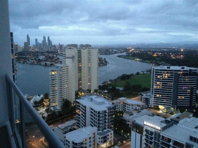 1 Como Crescent, Southport QLD 4215