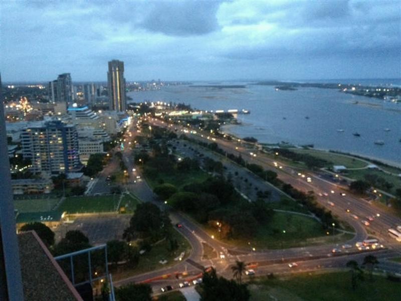 1 Como Crescent, Southport QLD 4215