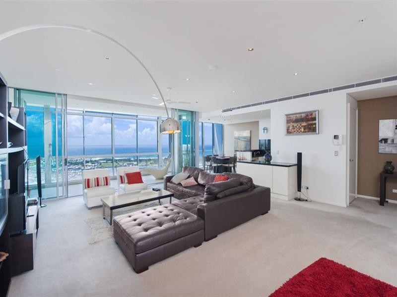 1 Como Crescent, Southport QLD 4215