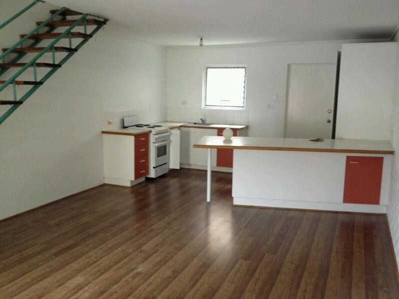 2/183 Old Burleigh Road, Broadbeach QLD 4218