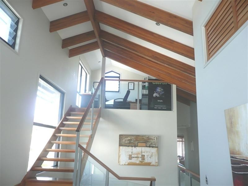 2/15 Jennifer Avenue, Runaway Bay QLD 4216