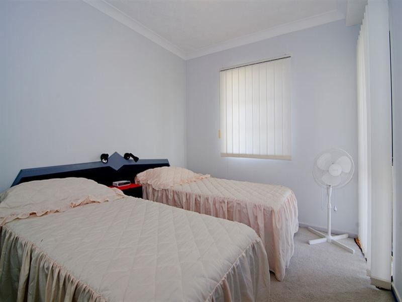 7/12 Canal Avenue, Runaway Bay QLD 4216