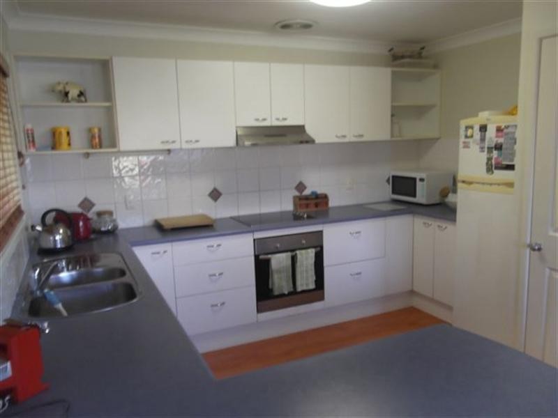 17 Drake Avenue, Paradise Point QLD 4216