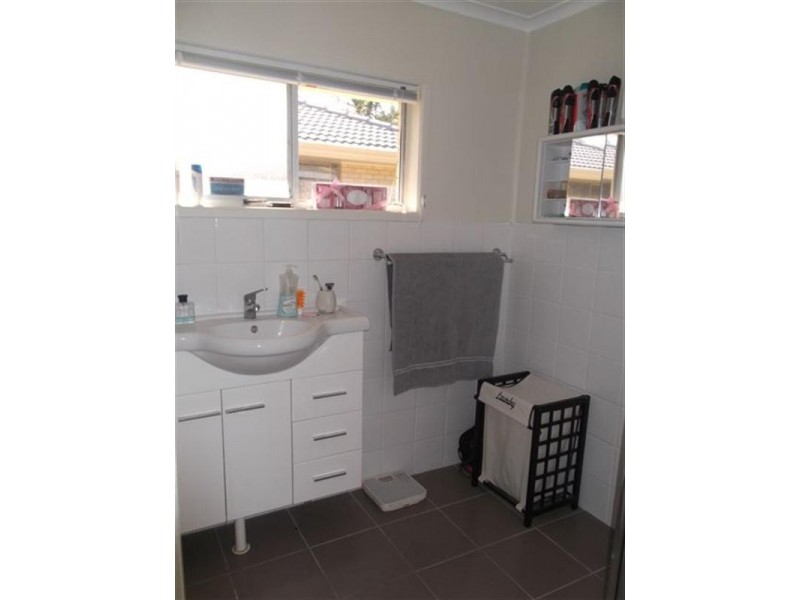 17 Drake Avenue, Paradise Point QLD 4216