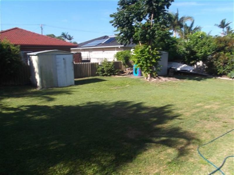 17 Drake Avenue, Paradise Point QLD 4216