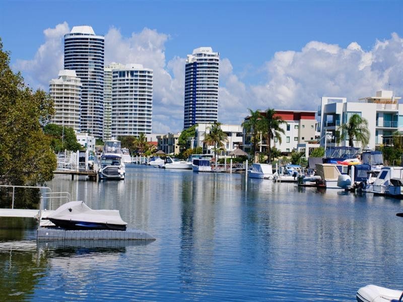2/30 Anglers Esplanade, Runaway Bay QLD 4216