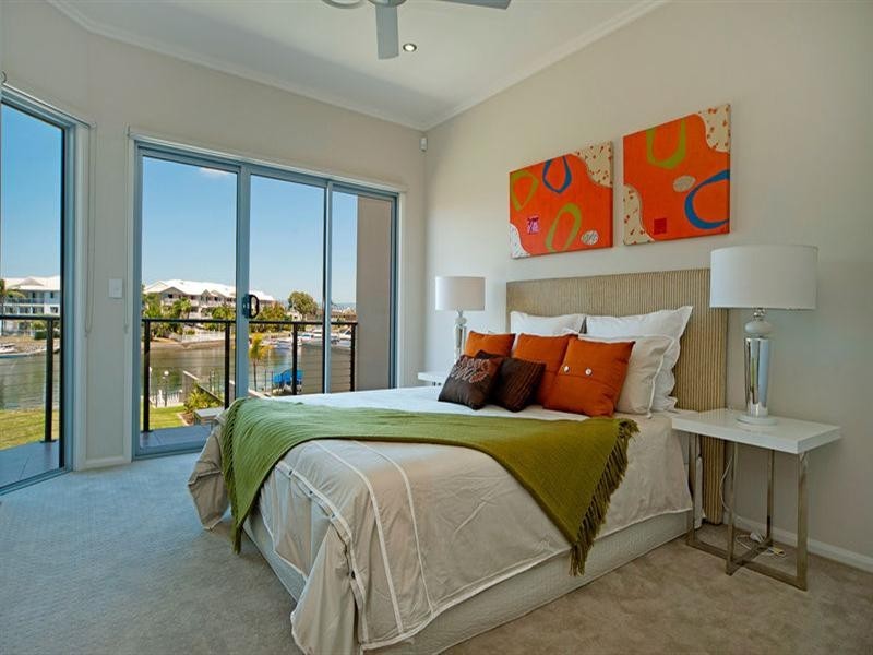2/30 Anglers Esplanade, Runaway Bay QLD 4216